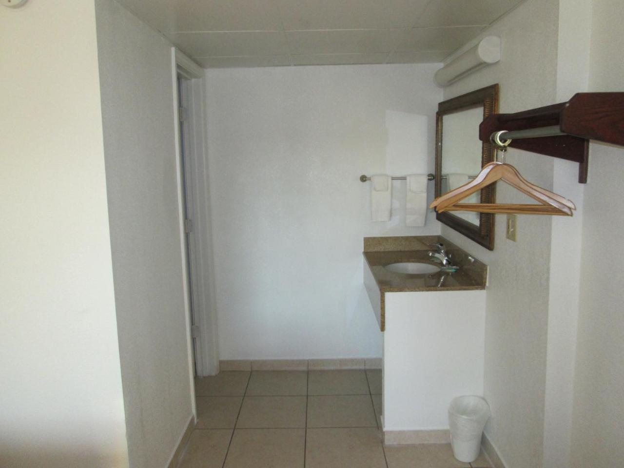 Budget Inn Cocoa Exteriör bild